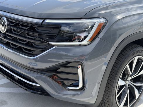 New 2026 Volkswagen Atlas Cross Sport SEL Premium R-Line AWD/4WD image 9