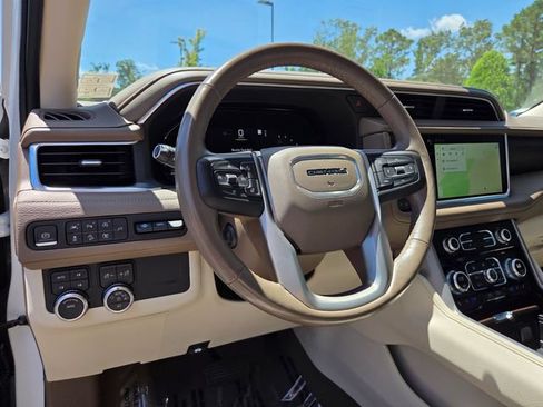 Used 2022 GMC Yukon Denali AWD/4WD image 10
