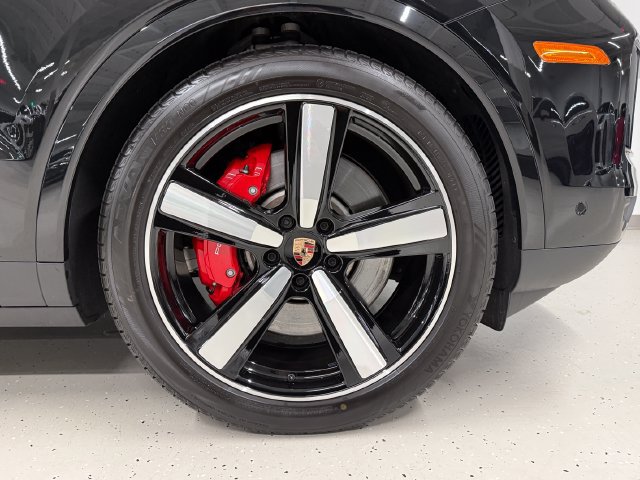 Certified 2026 Porsche Cayenne S AWD/4WD image 13