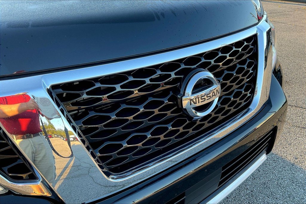 Used 2017 Nissan Armada Platinum RWD image 25