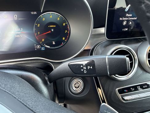 Used 2022 Mercedes-Benz GLC 300 image 19