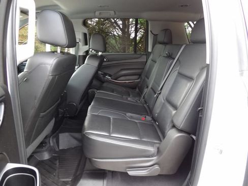 Used 2020 GMC Yukon XL SLT AWD/4WD image 12