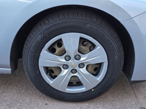 Used 2017 Chevrolet Cruze LS image 5