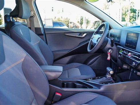 Certified 2025 Kia Niro LX image 17