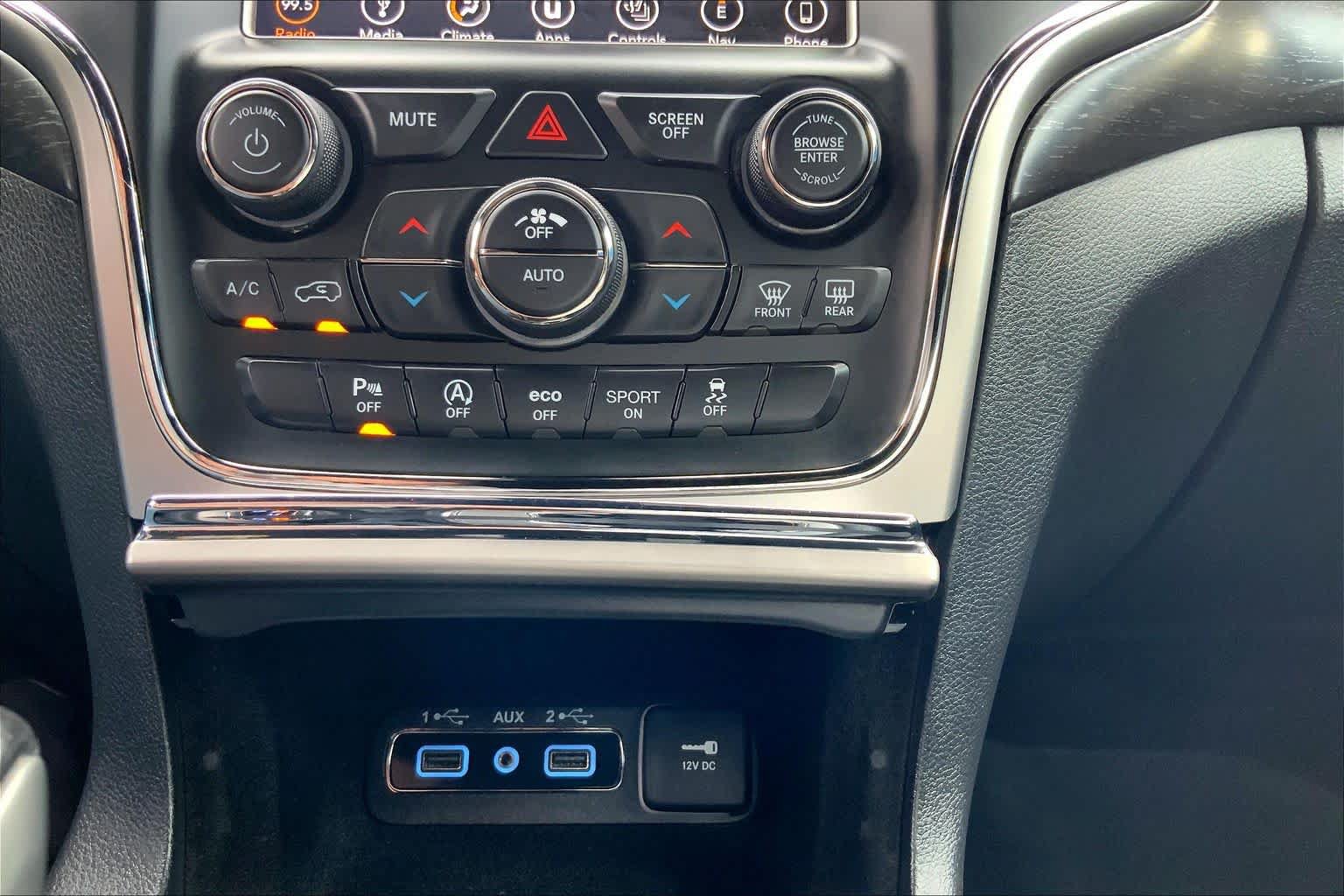 Used 2018 Jeep Grand Cherokee Altitude RWD image 32