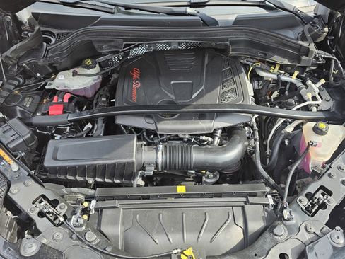 Used 2019 Alfa Romeo Stelvio Ti Sport w/ Quick Order Package 22S Sport image 18