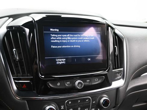 Used 2022 Chevrolet Traverse LT image 17