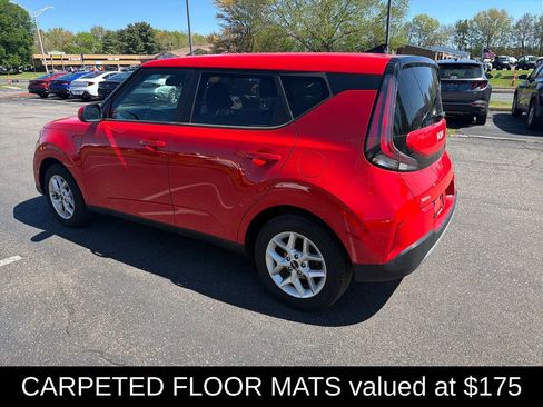 Used 2024 Kia Soul LX w/ Option Group 015 FWD image 5