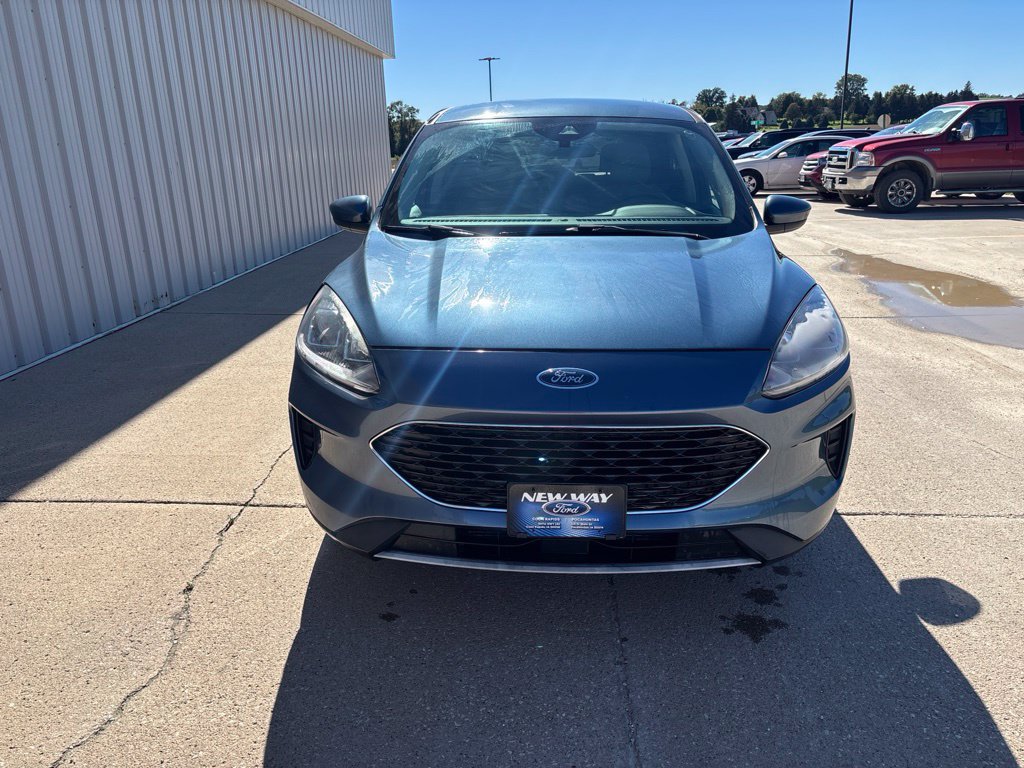 Used 2020 Ford Escape SE FWD image 2