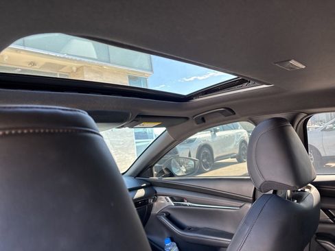 Used 2024 MAZDA MAZDA3 Hatchback w/Premium Plus Pkg image 16