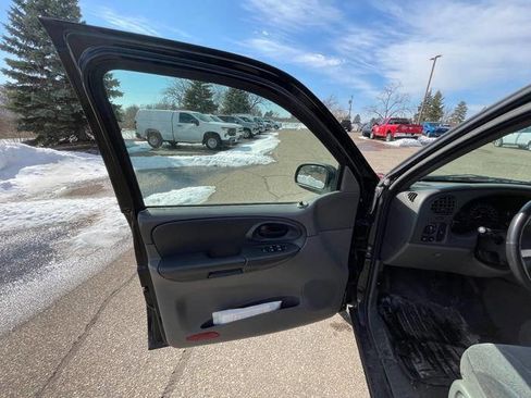 Used 2003 Chevrolet TrailBlazer LT image 22