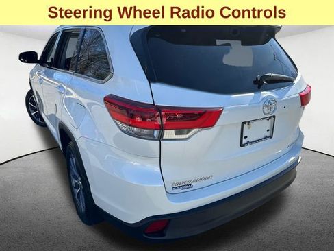 Used 2019 Toyota Highlander XLE image 8