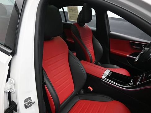 Used 2025 Mercedes-Benz C 300 Sedan image 29