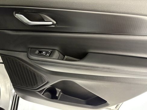 Used 2025 Jeep Grand Cherokee L Laredo image 42