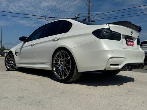 Used 2017 BMW M3 RWD image 9