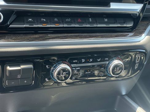 New 2026 GMC Sierra 1500 Elevation w/ Elevation Premium Package AWD/4WD image 17