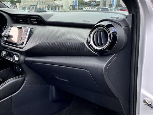 Used 2018 Nissan Kicks SV FWD image 21
