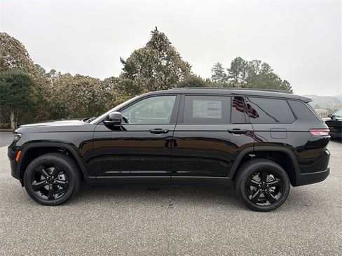 New 2025 Jeep Grand Cherokee L Altitude image 8