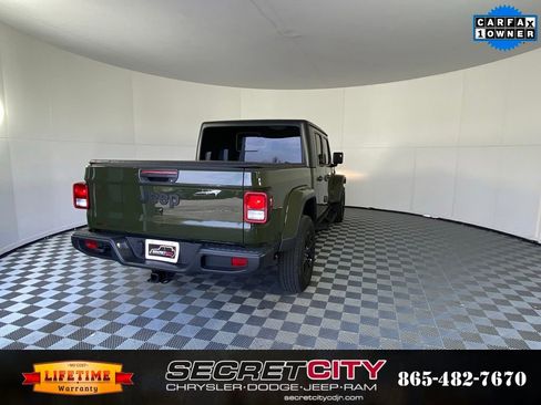 Used 2023 Jeep Gladiator Sport image 7