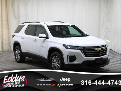 Used 2023 Chevrolet Traverse LT FWD image 1