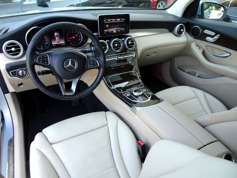 Used 2018 Mercedes-Benz GLC 300 w/ Premium Package image 7