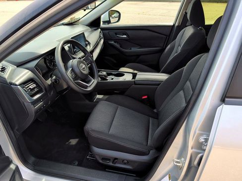 Used 2024 Nissan Rogue SV image 8