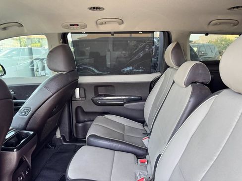 Used 2017 Kia Sedona SX Limited FWD image 32