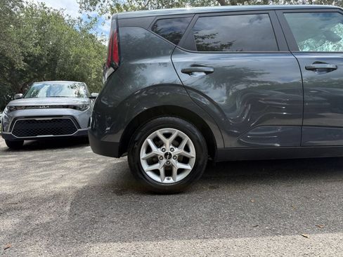 Used 2025 Kia Soul LX w/ LX Technology Package FWD image 27
