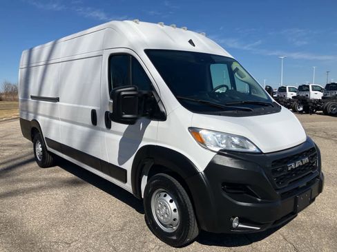 Used 2023 RAM ProMaster 3500 w/ Convenience Group image 3