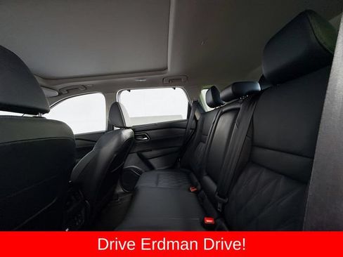 Used 2025 Nissan Rogue Platinum w/ Platinum Premium Package FWD image 9