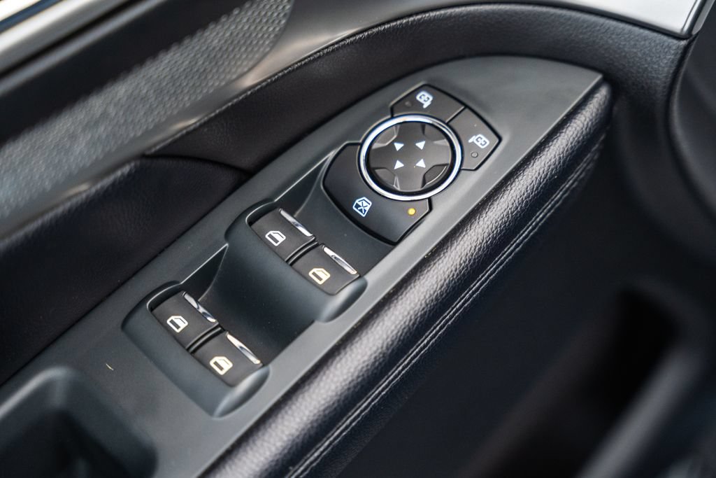Used 2018 Ford Explorer XLT w/ Equipment Group 202A AWD/4WD image 45