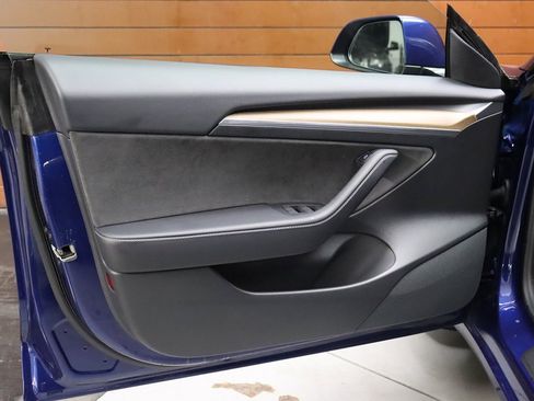 Used 2022 Tesla Model 3 Standard Range image 46