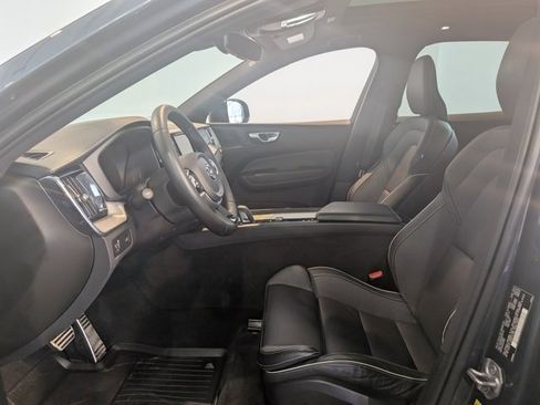 Used 2022 Volvo XC60 B6 R-Design w/ Advanced Package image 12