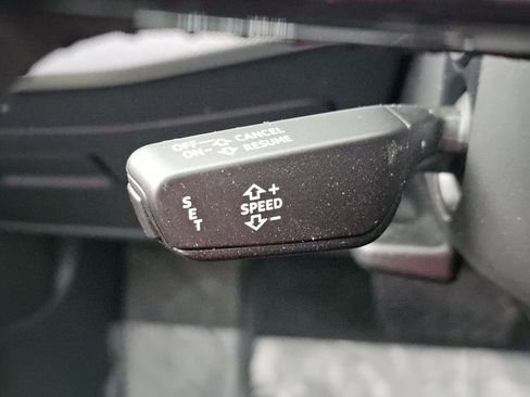 Used 2017 Audi A4 2.0T Premium w/ Convenience Package image 29