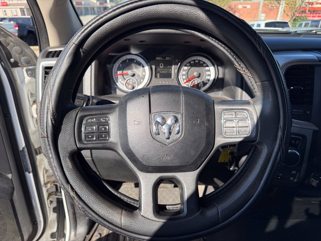Used 2014 RAM 1500 Classic SLT AWD/4WD image 16