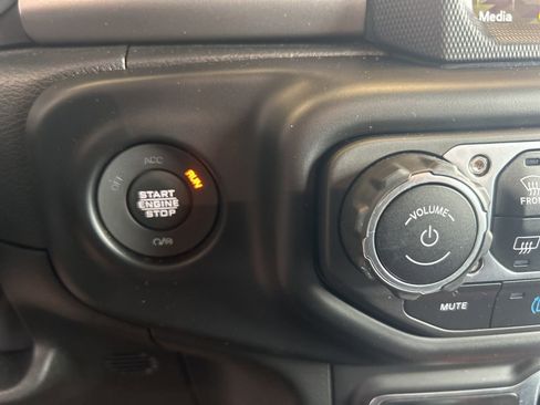 Used 2023 Jeep Wrangler Unlimited w/ Cold Weather Group AWD/4WD image 28