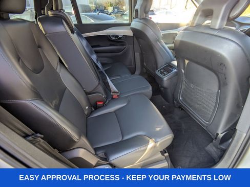 Used 2021 Volvo XC90 T5 Momentum image 12