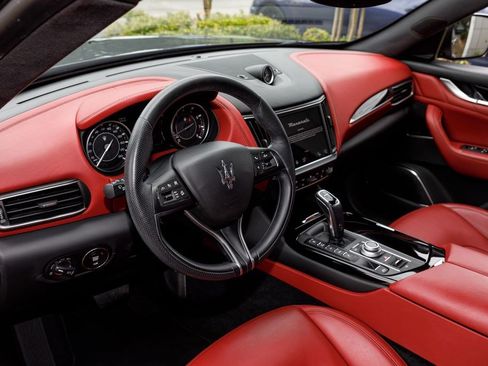 Certified 2022 Maserati Levante GT AWD/4WD image 30