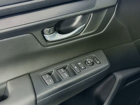 Used 2025 Honda CR-V EX image 11