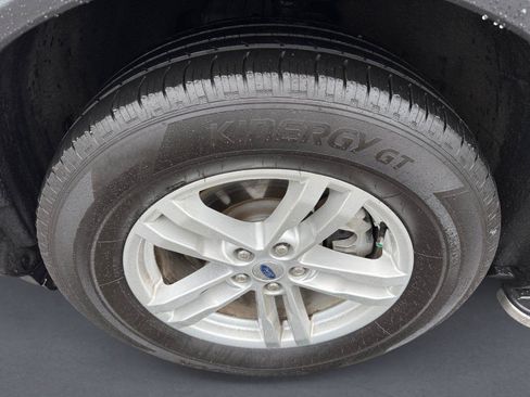 Used 2023 Ford Explorer XLT AWD/4WD image 9