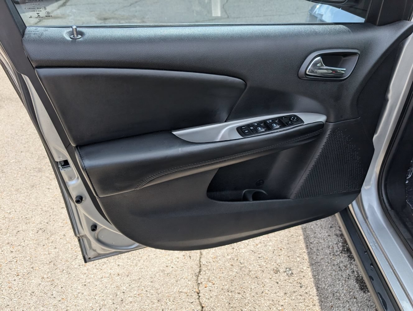 Used 2019 Dodge Journey SE w/ Connectivity Group FWD image 11