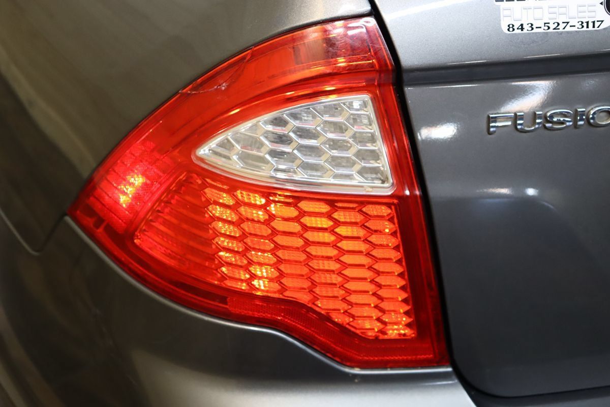 Used 2011 Ford Fusion SE w/ 201A Rapid Spec Order Code FWD image 16
