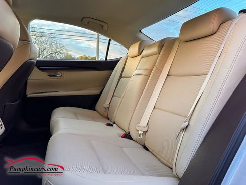 Used 2018 Lexus ES 350 w/ Navigation System Package image 9