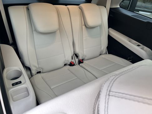 Certified 2025 Mercedes-Benz GLS 450 4MATIC image 46