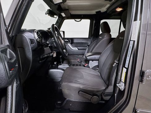 Used 2018 Jeep Wrangler Unlimited Sahara AWD/4WD image 17