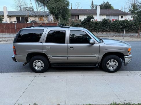Used 2003 GMC Yukon SLT w/ 1SD Preferred Equipment Group RWD image 6