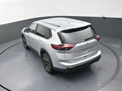 Used 2025 Nissan Rogue SV FWD image 27