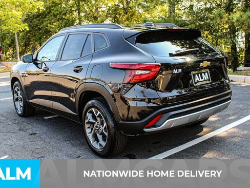 Used 2024 Chevrolet Trax LT image 5