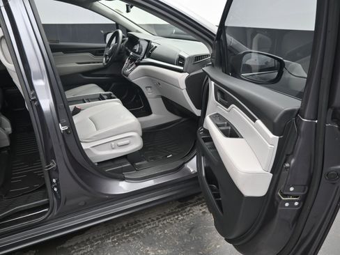 Used 2018 Honda Odyssey EX-L image 11