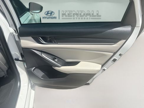 Used 2018 Honda Accord LX image 27
